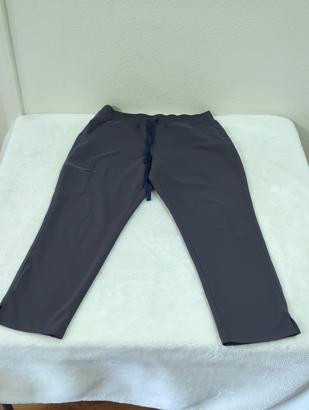 FIGS Technical scrub Pants MP EUC